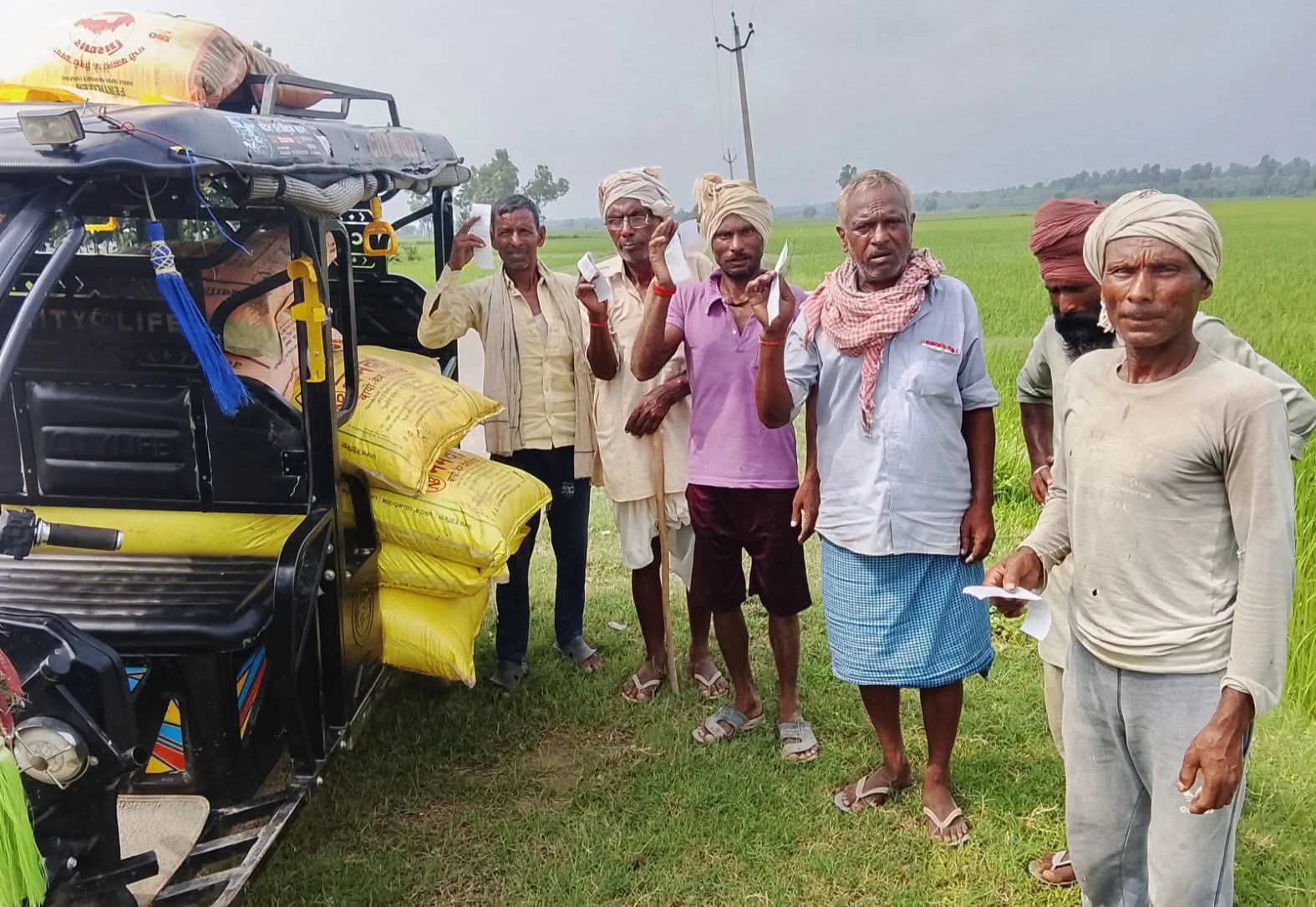 उत्तर प्रदेश: बहराइच में यूरिया की कालाबाजारी का आरोप, किसानों से 550 प्रति बोरी वसूले जाने की शिकायत