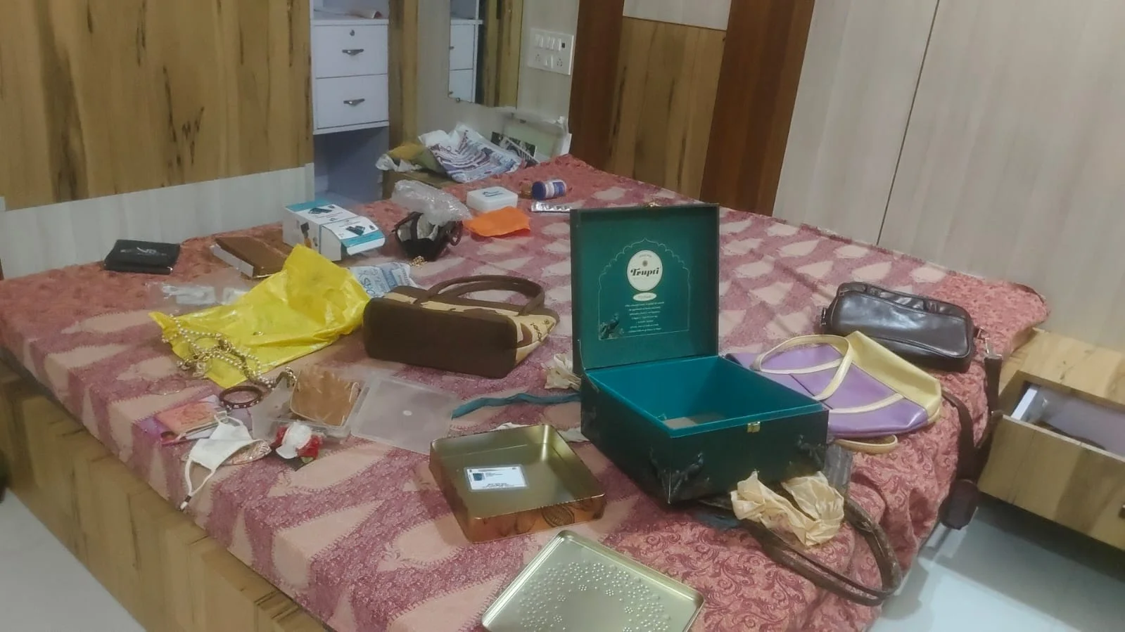 राजस्थान: सूने घर में 2.50 लाख की चोरी, चोरों ने घर की रसोई में आमलेट बनाकर खाया; अचार ले जाने की भी थी तैयारी