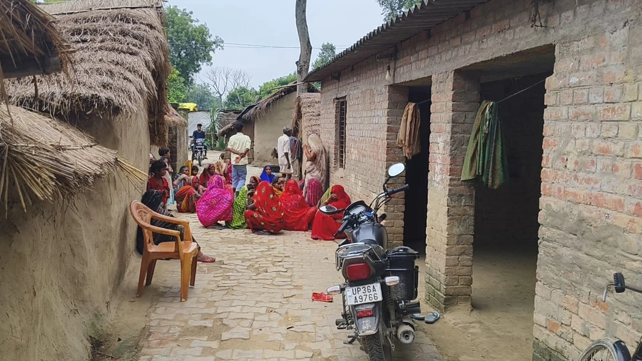 उत्तर प्रदेश: रात में सोते समय 11 वर्षीय मासूम को सांप ने डसा, अस्पताल पहुंचते ही डॉक्टरों ने किया मृत घोषित