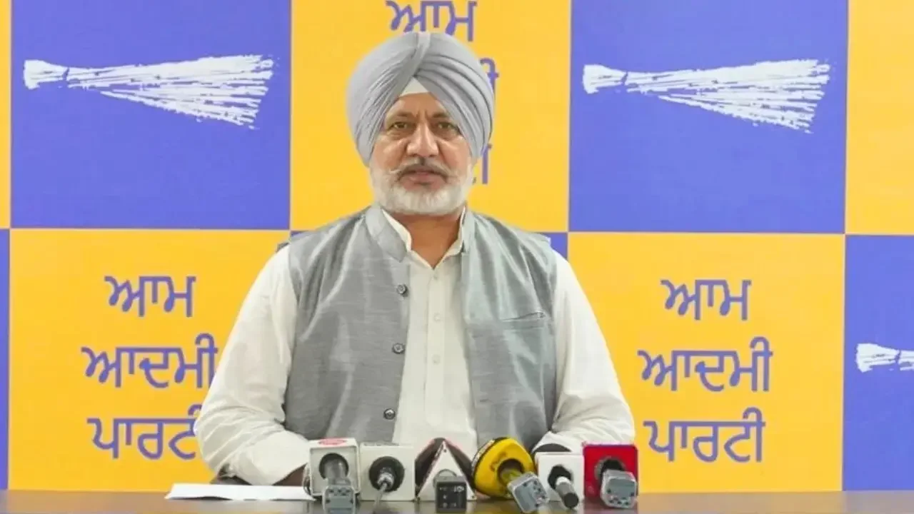 कांग्रेस पूरी तरह से बिखर चुकी है, राजा वड़िंग ‘आप’ के विरुद्ध अफवाहें फैलाने के बजाय अपना घर संभालें: बलतेज पन्नू