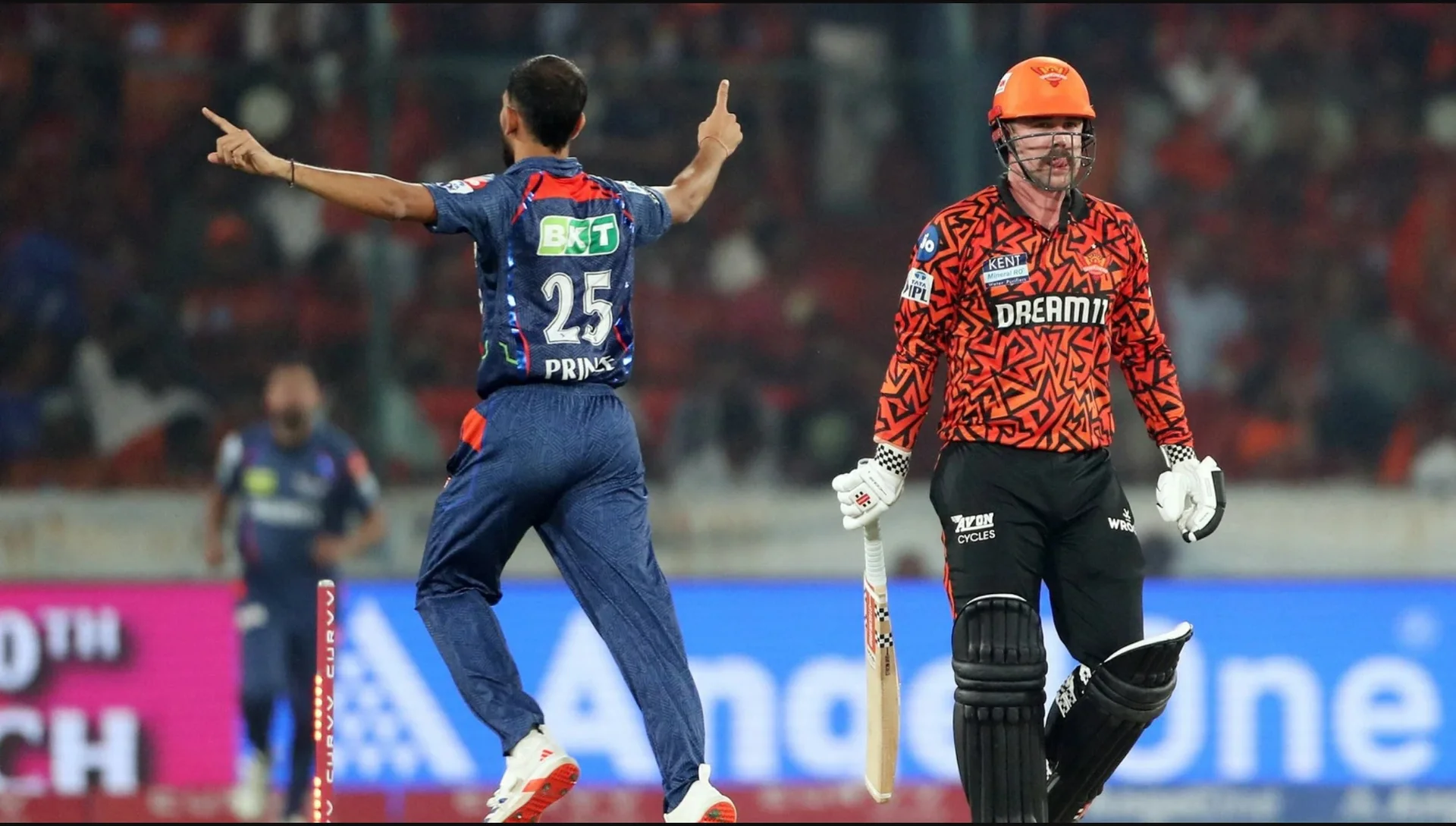 Shardul Thakur: IPL 2025 में शार्दुल ठाकुर का धमाका! SRH के खिलाफ 4 विकेट झटके, पूरे किए 100 विकेट