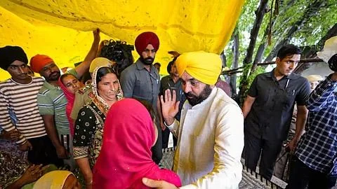 ₹1000 की ‘गारंटी’ पर CM मान का बड़ा ऐलान! पंजाब की महिलाओं के खाते में कब आएंगे पैसे, जानिए पूरी योजना