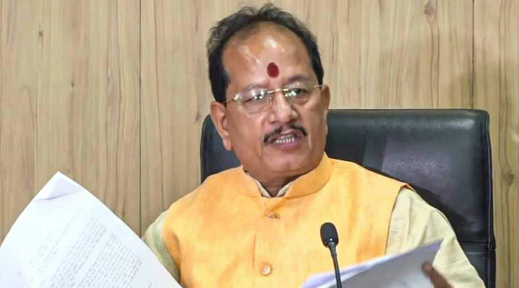 Bihar News: बिहार में बालू की कमी अब नहीं रोकेगी विकास! उपमुख्यमंत्री विजय सिन्हा का बड़ा ऐलान, निर्माण कार्य रहेंगे निर्बाध