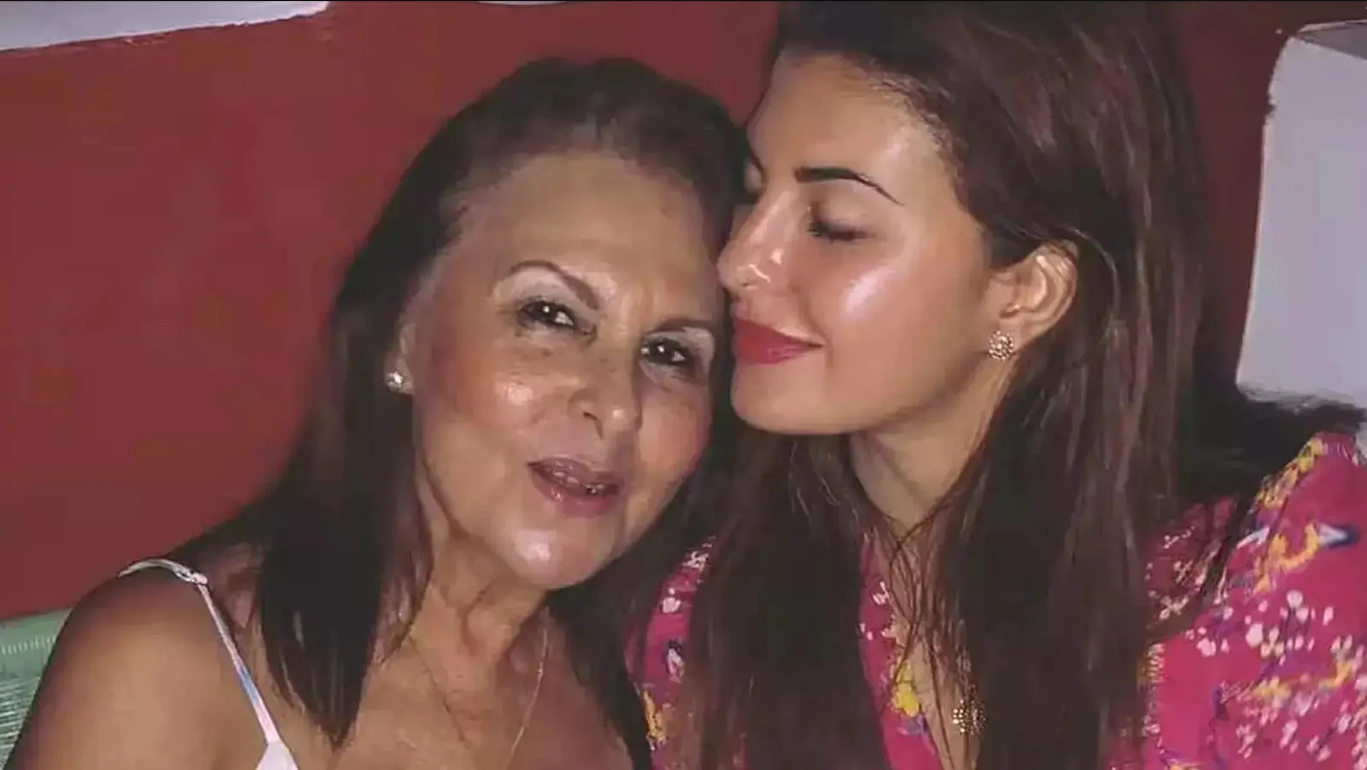 Jacqueline Fernandez Mother Death: जैकलीन फर्नांडीस की मां का स्ट्रोक से निधन, मुंबई के लीलावती अस्पताल में ली आखिरी सांस