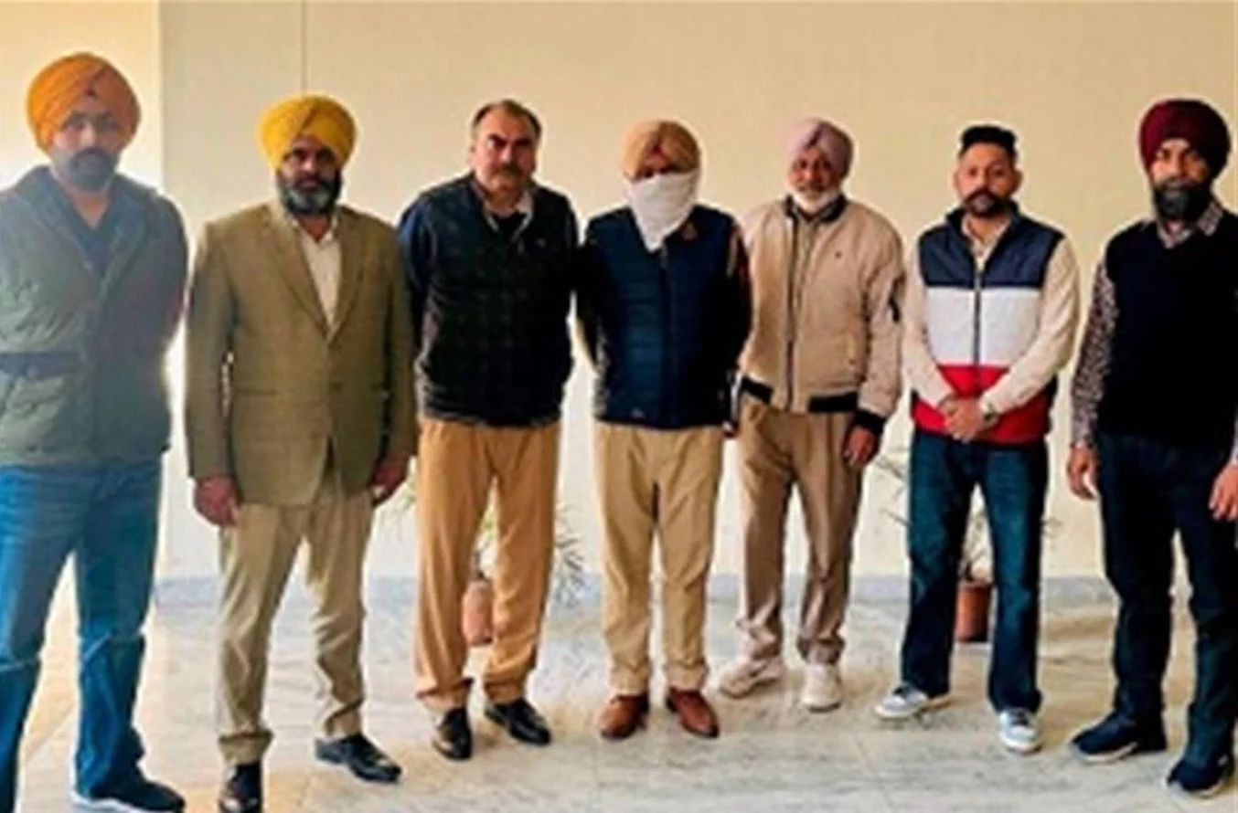 Punjab Vigilance Action: अमृतसर में 5,000 रुपये रिश्वत लेते ASI रंगे हाथों गिरफ्तार, पहले ले चुका था ₹16,000