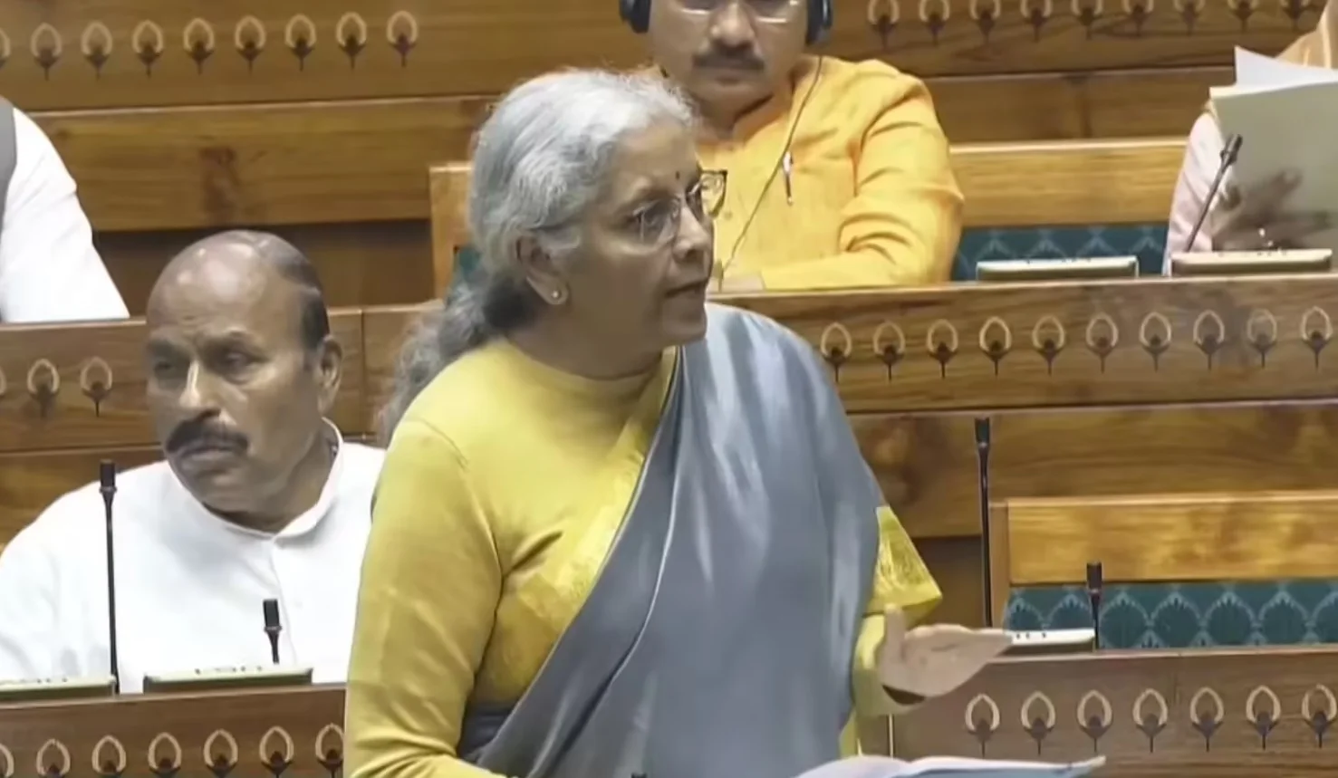 Parliament Budget Session: लोकसभा में बजट पर तीखी बहस, राहुल गांधी के आरोपों पर वित्त मंत्री का जवाब
