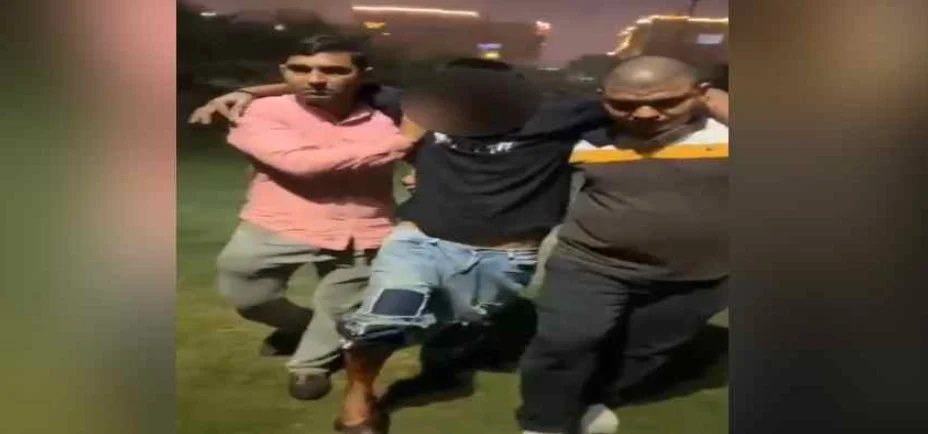 Delhi Crime: द्वारका में पुलिस एनकाउंटर के बाद वॉन्टेड अपराधी ऋषभ उर्फ़ रितिक डांसर गिरफ्तार