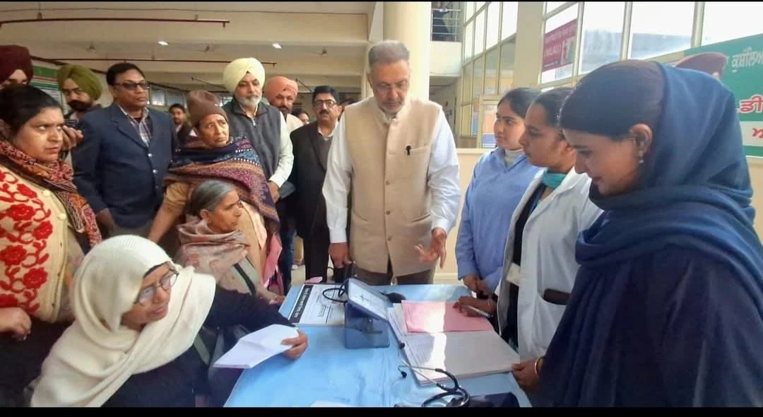 AAP विधायक डॉ. बलबीर सिंह का फतेहगढ़ साहिब में औचक निरीक्षण, मरीजों की सुविधाओं और इलाज व्यवस्था की जमीनी हकीकत परखी