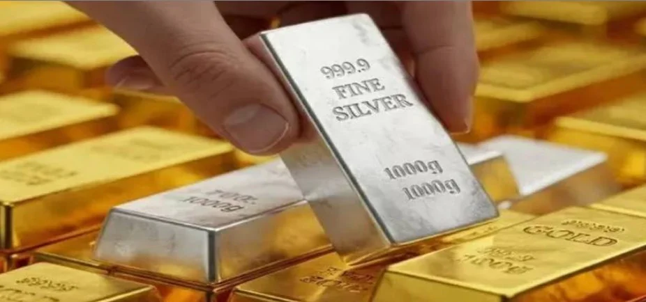 Gold Silver Today Price: रिकॉर्ड हाई के बाद ताबड़तोड़ गिरावट, चांदी ₹2.40 लाख से नीचे