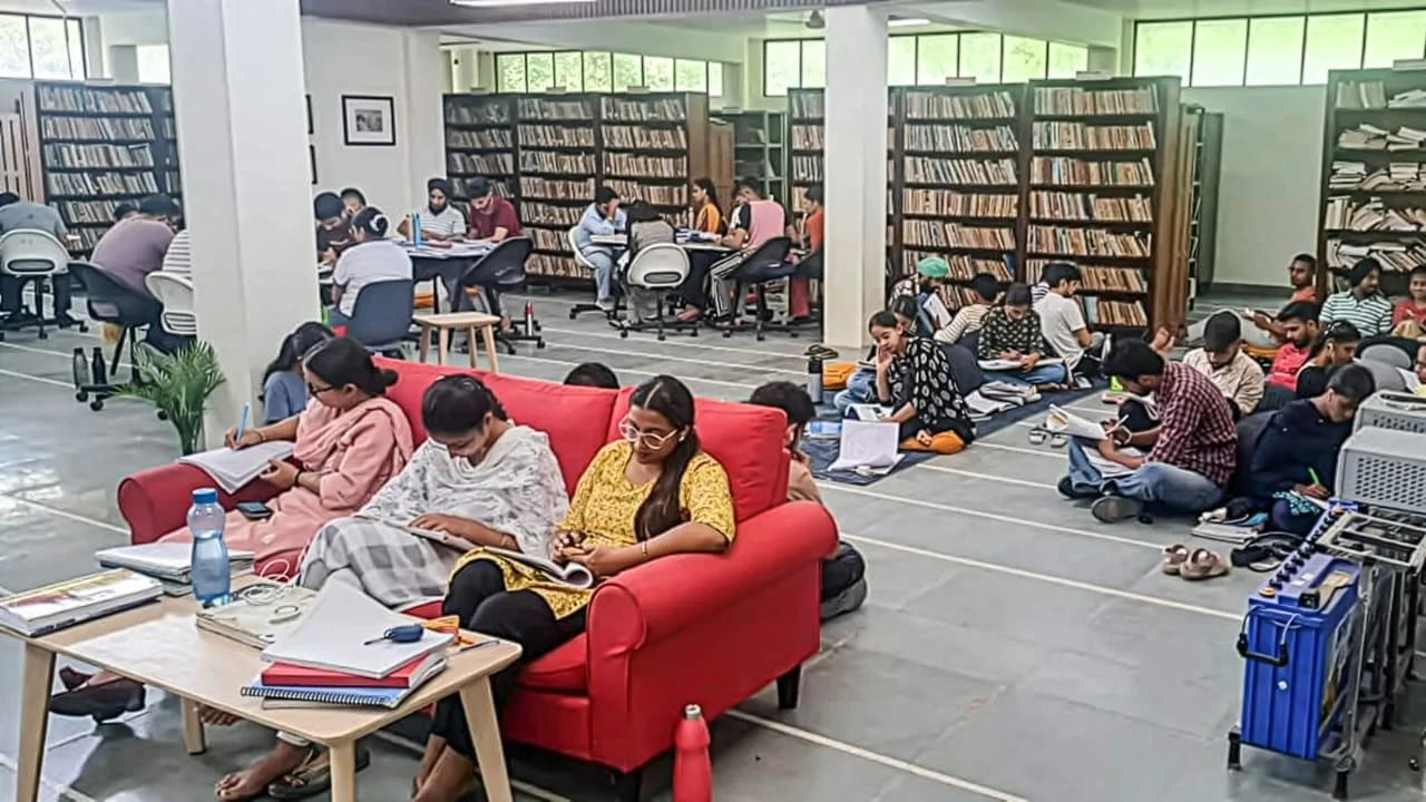 Punjab News: अबोहर की ‘आभा लाइब्रेरी’ समेत 275 आधुनिक पुस्तकालय तैयार, ग्रामीण इलाकों में बदला पढ़ाई का ढांचा