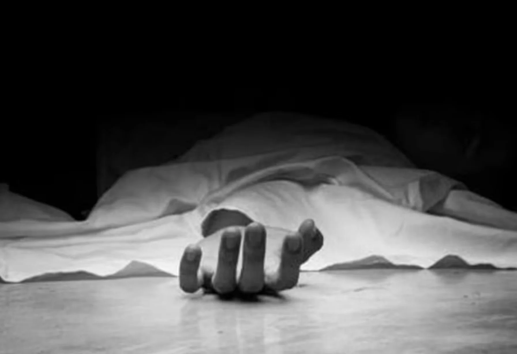 Delhi Crime News Hindi: दिल्ली एयरपोर्ट पर CISF की महिला हेड कांस्टेबल ने की आत्महत्या, पुलिस जांच में जुटी