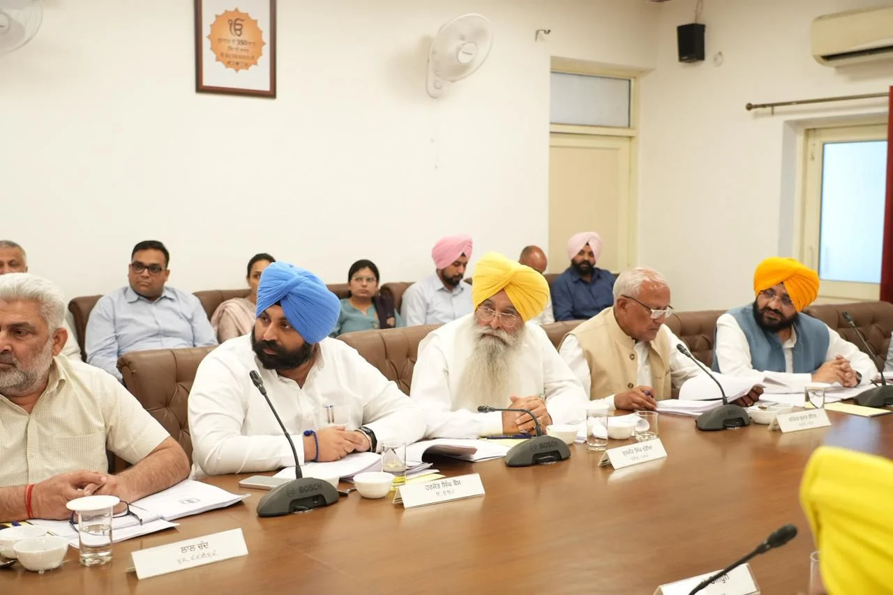 मुख्यमंत्री भगवंत सिंह मान की अगुवाई में मंत्रिमंडल ने श्री गुरु ग्रंथ साहिब की बेअदबी रोकने और सज़ाओं को और सख्त बनाने के लिए कानून में संशोधन को मंजूरी दी
