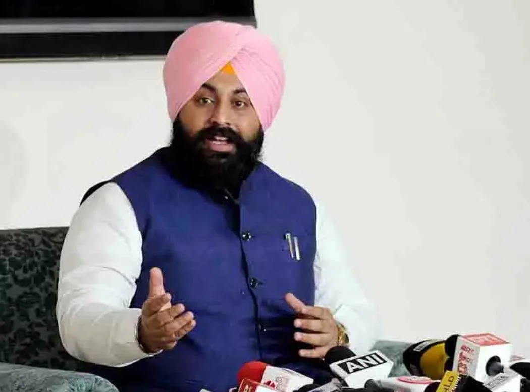 पंजाब का ‘ऑपरेशन राहत’: मंत्री हरजोत बैंस ने 50 परिवारों को दी नई जिंदगी, किसानों और बाढ़ पीड़ितों के लिए बड़ा कदम