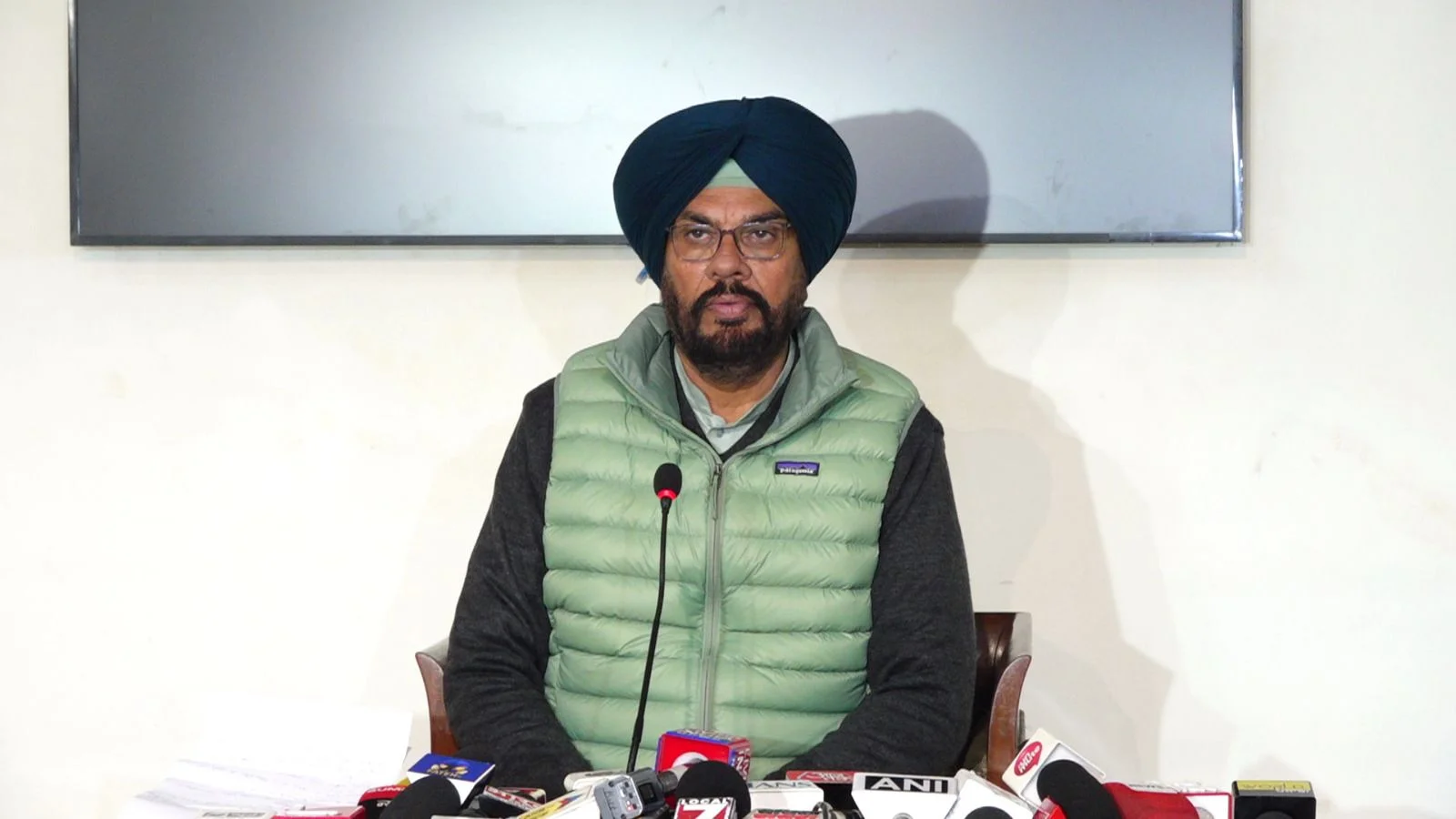 मोदी-ट्रंप ‘गुप्त सौदे’ पर AAP पंजाब का तीखा हमला—“यह व्यापार नहीं, आत्मसमर्पण है”