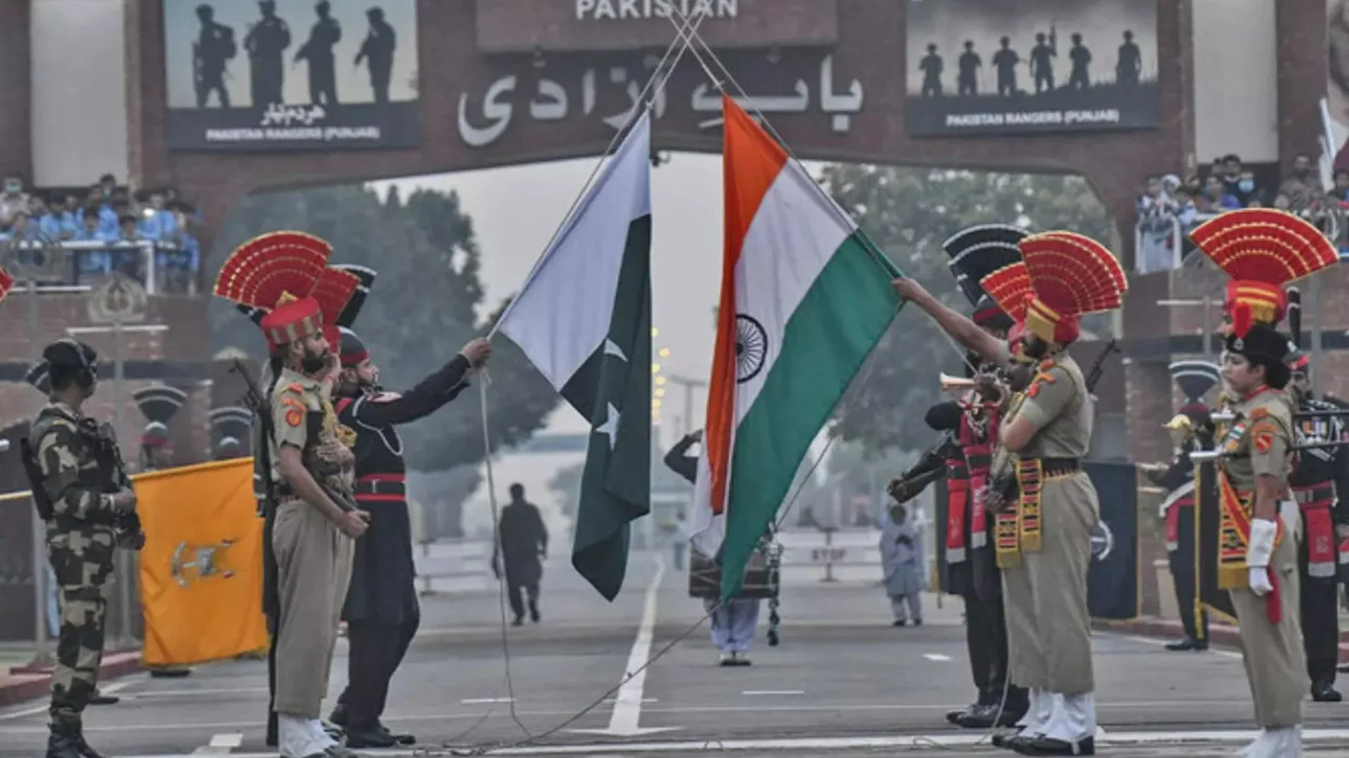 India Pakistan Tension: 26 मौतों के बाद भारत का करारा जवाब! पाकिस्तान से राजनयिकों की वापसी का आदेश
