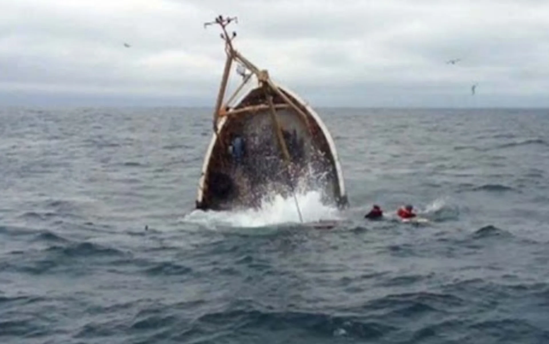 Vietnam Boat Accident: टूरिस्ट से भरी नाव समंदर में डूबी, 8 बच्चों समेत 34 की मौत, तूफान 'विफा' बना कहर