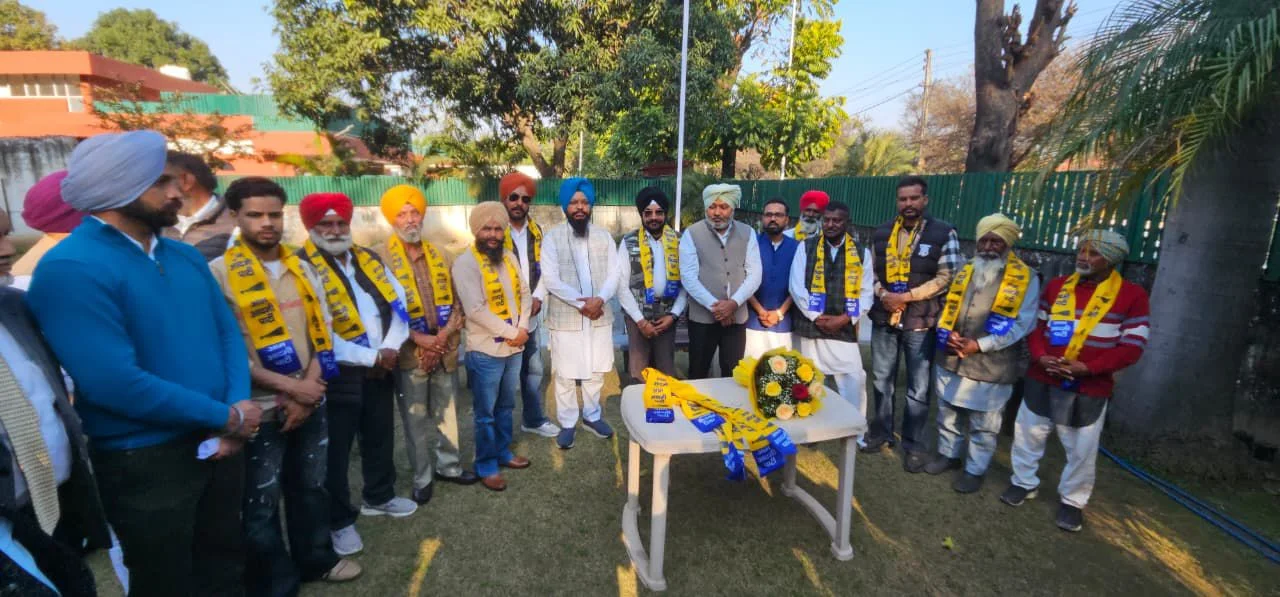 भाजपा पंजाब एससी विंग के वित्त सचिव अमरजीत सिंह कोकरी कलां 'आप' में शामिल