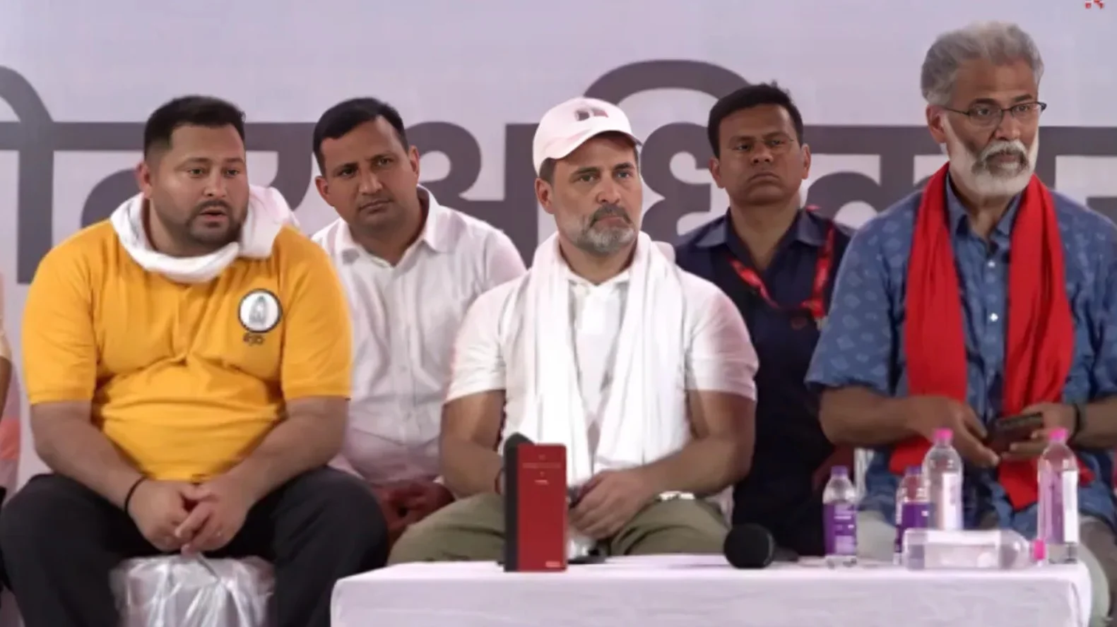 राहुल-तेजस्वी की वोटर अधिकार यात्रा पर बवाल! मंच से पीएम मोदी की मां पर अभद्र टिप्पणी, बीजेपी का पलटवार