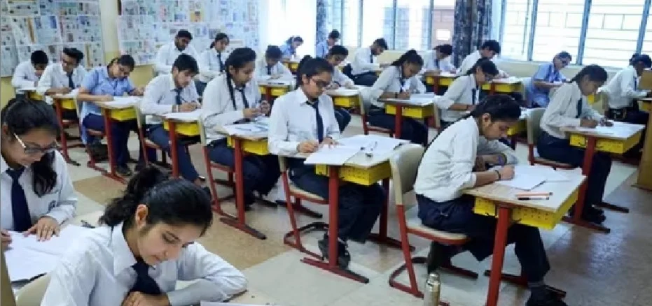 10वीं के बाद कौन-सा स्ट्रीम चुनें? साइंस, कॉमर्स या आर्ट्स—जानें करियर एक्सपर्ट्स की सलाह