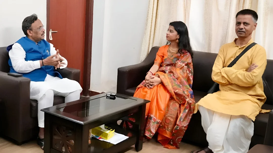 गायिका मैथिली ठाकुर की एंट्री से मचा सियासी धमाल! BJP से जुड़ीं, अलीनगर सीट से लड़ेंगी चुनाव