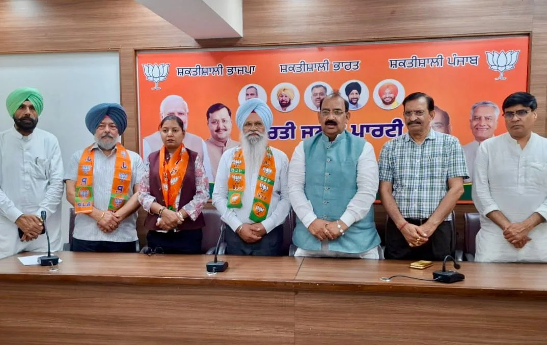 पंजाब में भाजपा का बढ़ता दायरा: वरिष्ठ अकाली नेता सराओ अकाली दल (पुनर सुरजीत) छोड़ भगवा दल में हुए शामिल, पूर्व डीडीपीओ गुरविंदर सिंह भुटाल ने भी थामा भाजपा का दामन