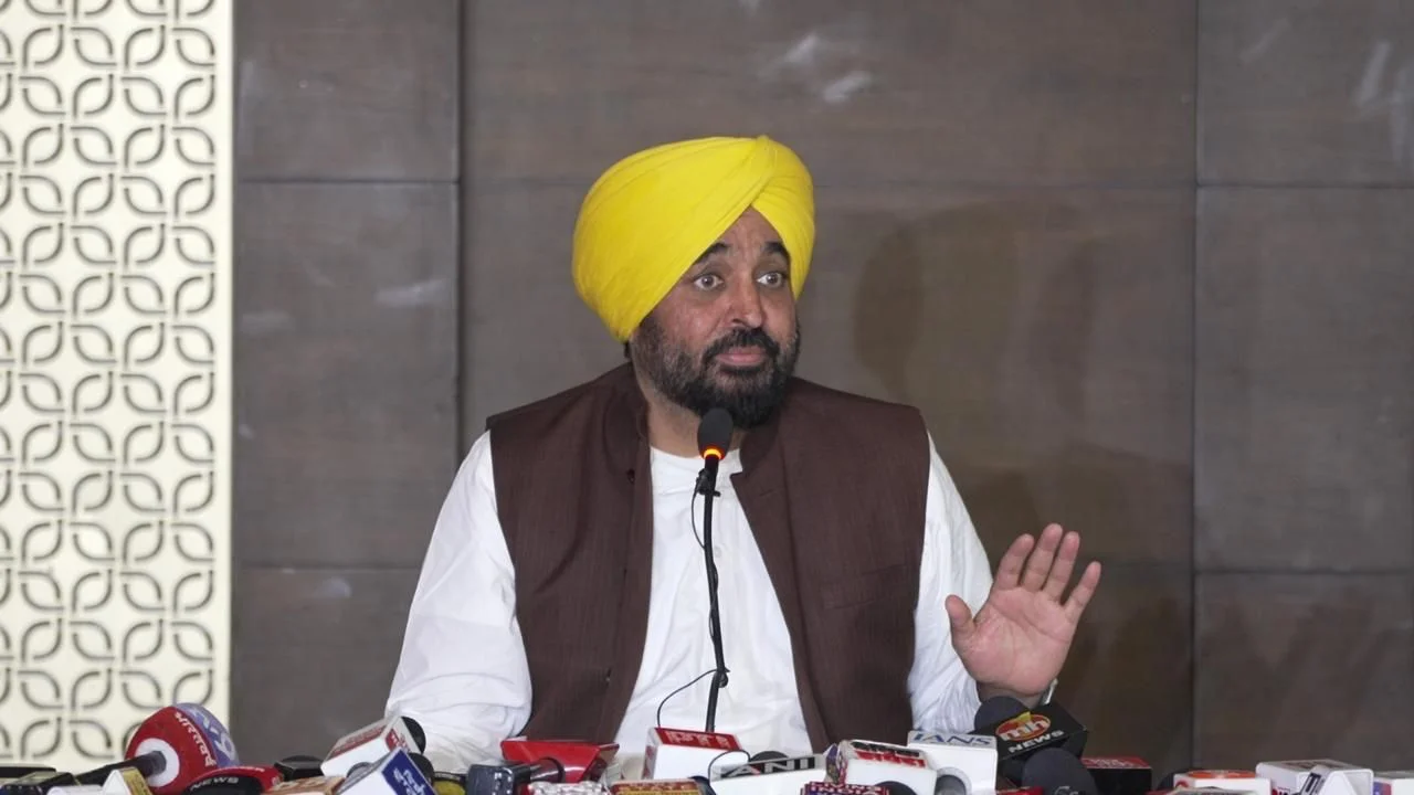 मुख्यमंत्री भगवंत सिंह मान का वीडियो फर्जी था, पूरी साजिश का हुआ खुलासा, किसी अन्य व्यक्ति को मुख्यमंत्री भगवंत सिंह मान जैसा दिखाने के लिए मास्क का इस्तेमाल किया गया था