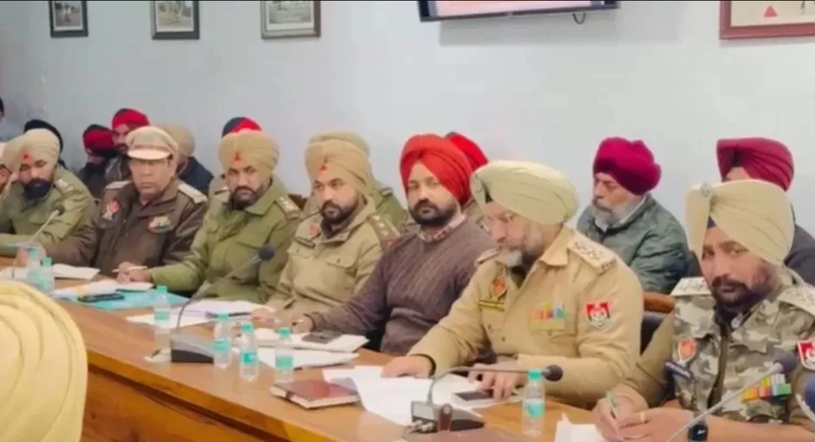 बंदूकों, ग्रेनेड और ड्रोन की बरामदगी के साथ, पंजाब पुलिस ने ‘गैंगस्टरों के खिलाफ जंग’ के तहत ऑपरेशन तेज़ किए