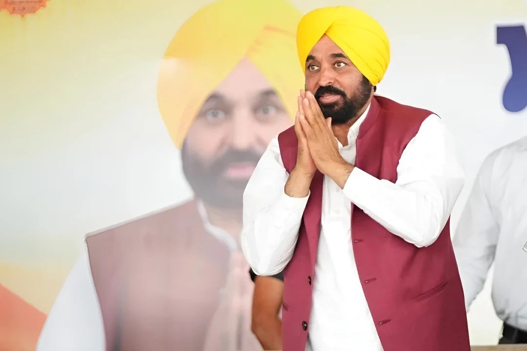 भगवंत मान सरकार द्वारा लड़कियों के लिए देश की सबसे बड़ी पहलों में शामिल स्कूल-आधारित मासिक धर्म स्वास्थ्य शिक्षा की शुरुआत