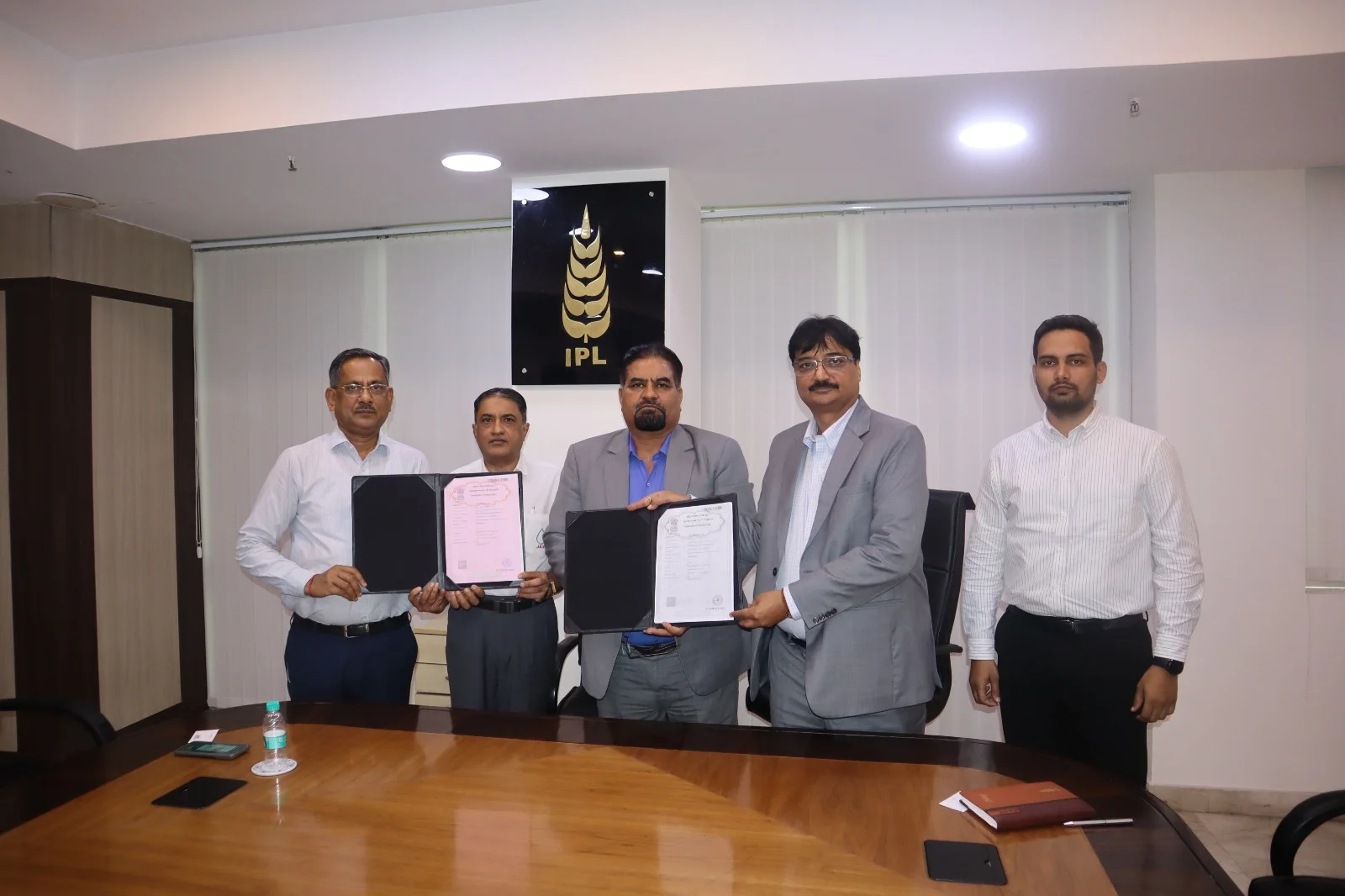 इंडियन पोटाश लिमिटेड और जैन इरिगेशन सिस्टम्स लिमिटेड ने गुजरात में सतत गन्ना खेती को बढ़ावा देने के लिए किया समझौता (MoU)