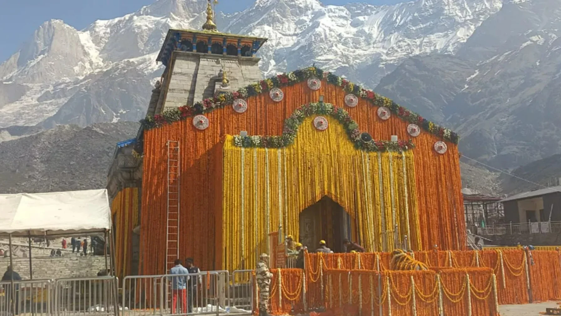 Kedarnath Yatra 2025: केदारनाथ धाम के कपाट खुले, 108 क्विंटल फूलों से सजी महादेव की नगरी, पहली पूजा PM मोदी के नाम!