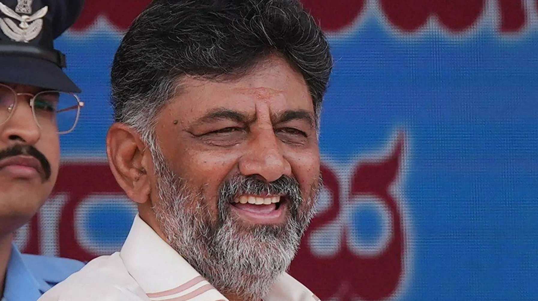Karnataka Politics: डीके शिवकुमार को सीएम बनाने की अटकलें फिर तेज, कांग्रेस विधायक का बयान बना चर्चा का विषय