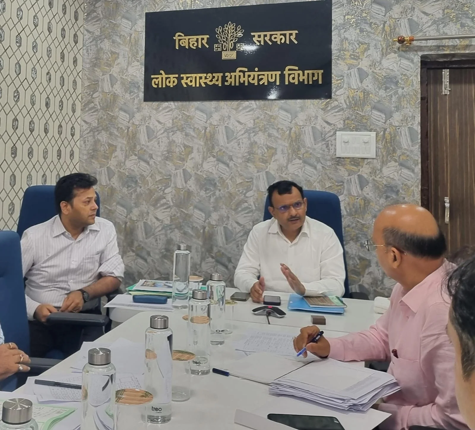 दरभंगा प्रमंडल में जलापूर्ति योजनाओं की मुख्यालय स्तर पर समीक्षा, छूटे टोलों में तेज़ी के निर्देश