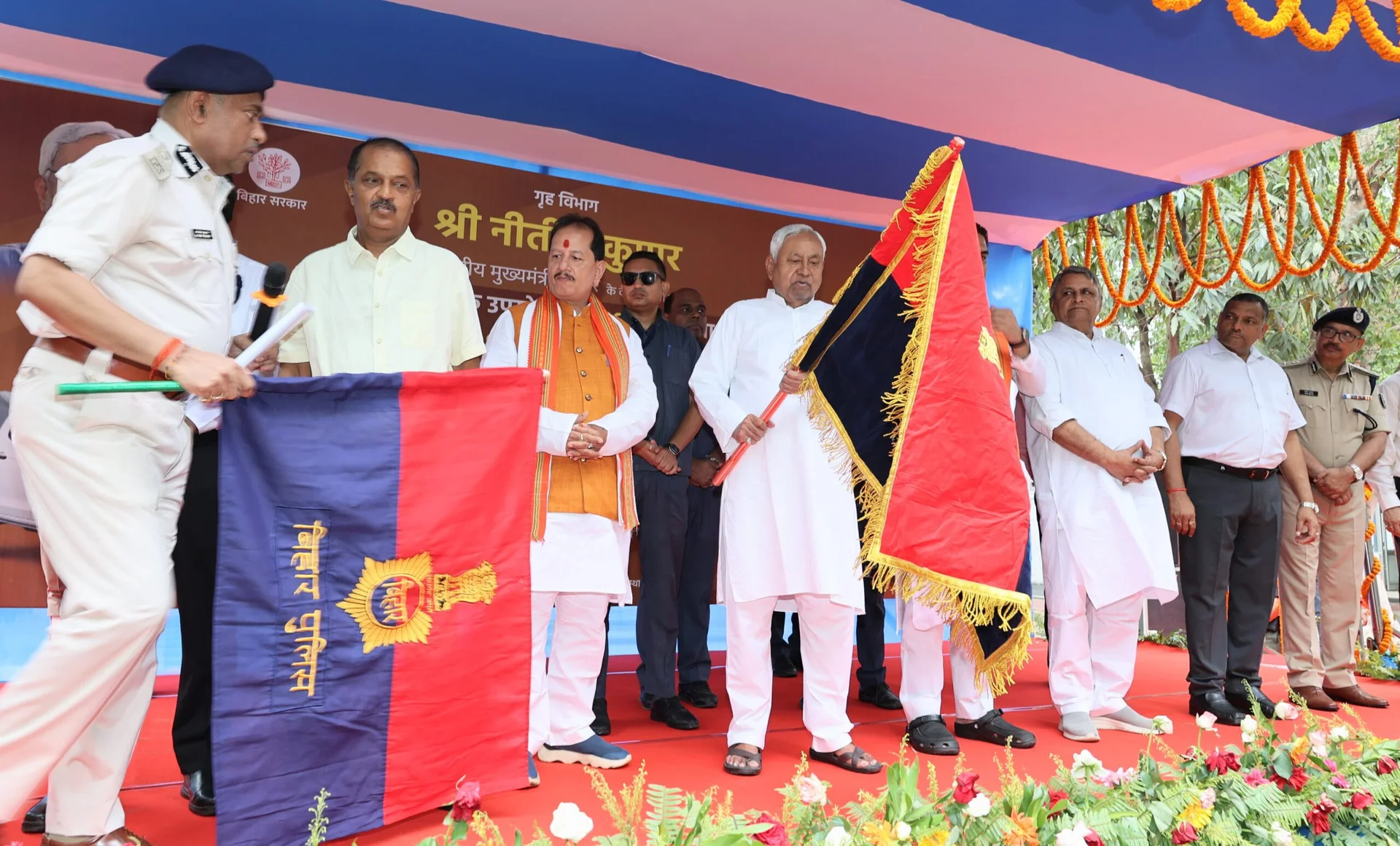 Bihar Police New Vehicles 2025: बिहार पुलिस को मिला 618 नए वाहनों का तोहफा, नीतीश कुमार ने दिखाई हरी झंडी – जानिए कहां होंगे तैनात!