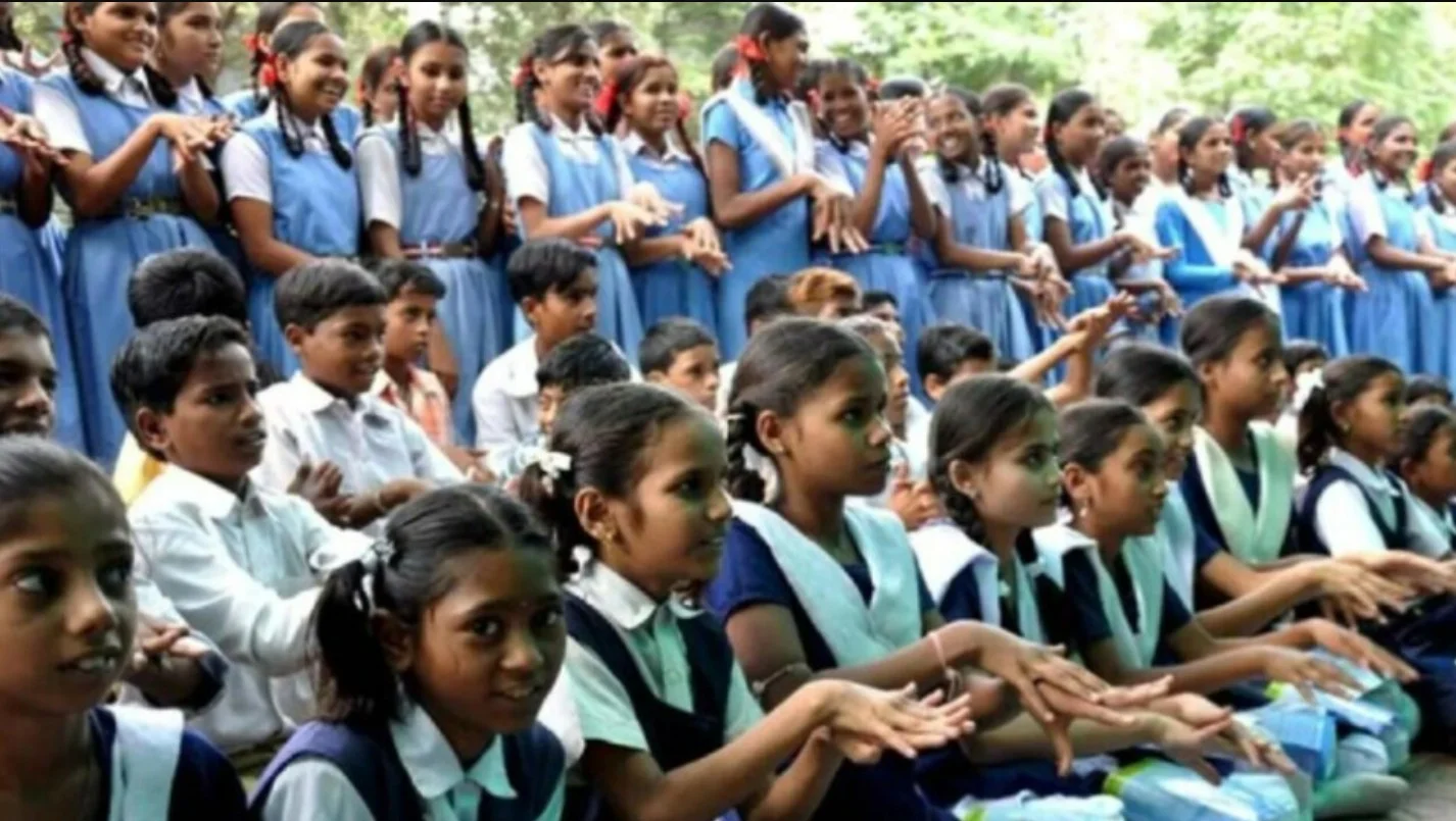 School Construction Bihar: बिहार में OBC स्कूलों पर सचिव का बड़ा ऐक्शन – देरी हुई तो ठेकेदार होंगे ब्लैकलिस्ट!"