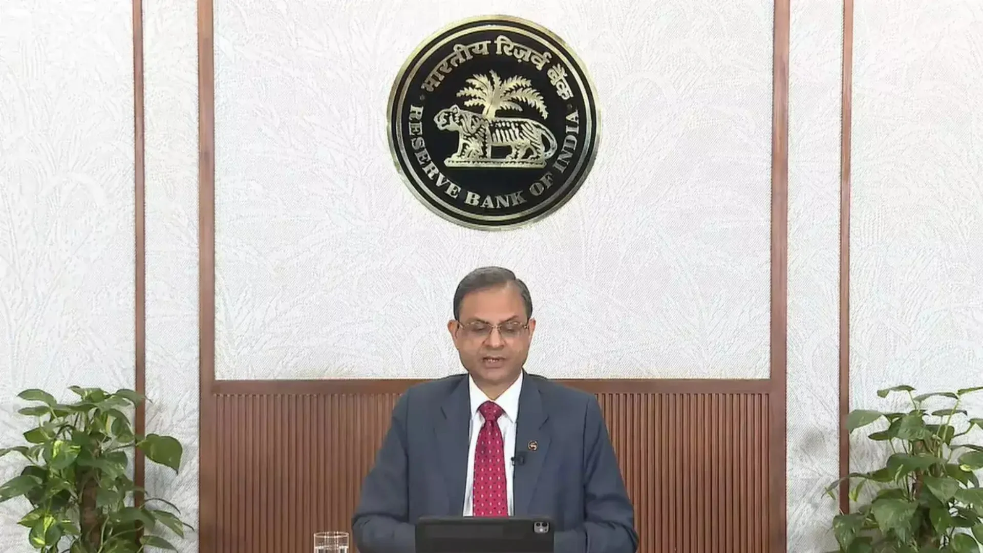 RBI CUT Repo Rate 25 bps: लगातार दूसरी बार RBI ने घटाया रेपो रेट, जानिए नई दरें |