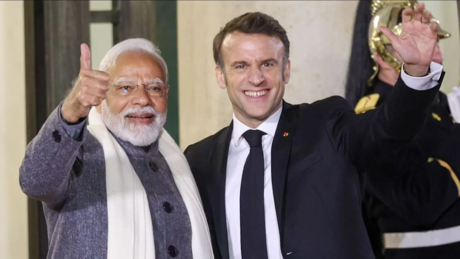 PM Modi France Visit: फ्रांस में पीएम मोदी का जलवा, राष्ट्रपति मैंक्रों ने गर्मजोशी से किया स्वागत