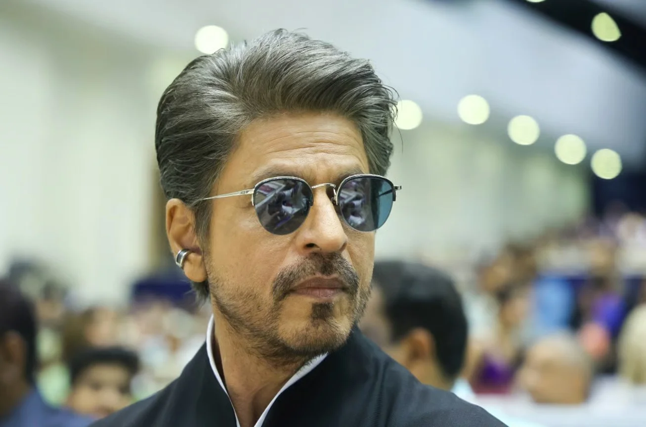 Shah Rukh Khan News: दुबई में बनेगा शाहरुख खान के नाम पर 56 मंजिला आलीशान टावर, एक्टर बोले– “मां जिंदा होतीं तो बहुत खुश होतीं”