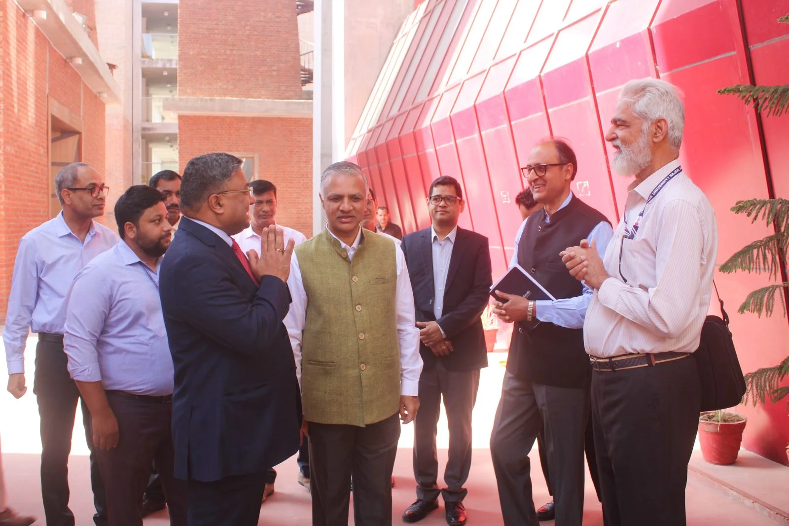 'आपके द्वार पर पासपोर्ट': नालंदा विश्वविद्यालय पहुंची मोबाइल वैन, कैंपस में ही 55 छात्रों-प्रोफेसरों ने बनवाया पासपोर्ट