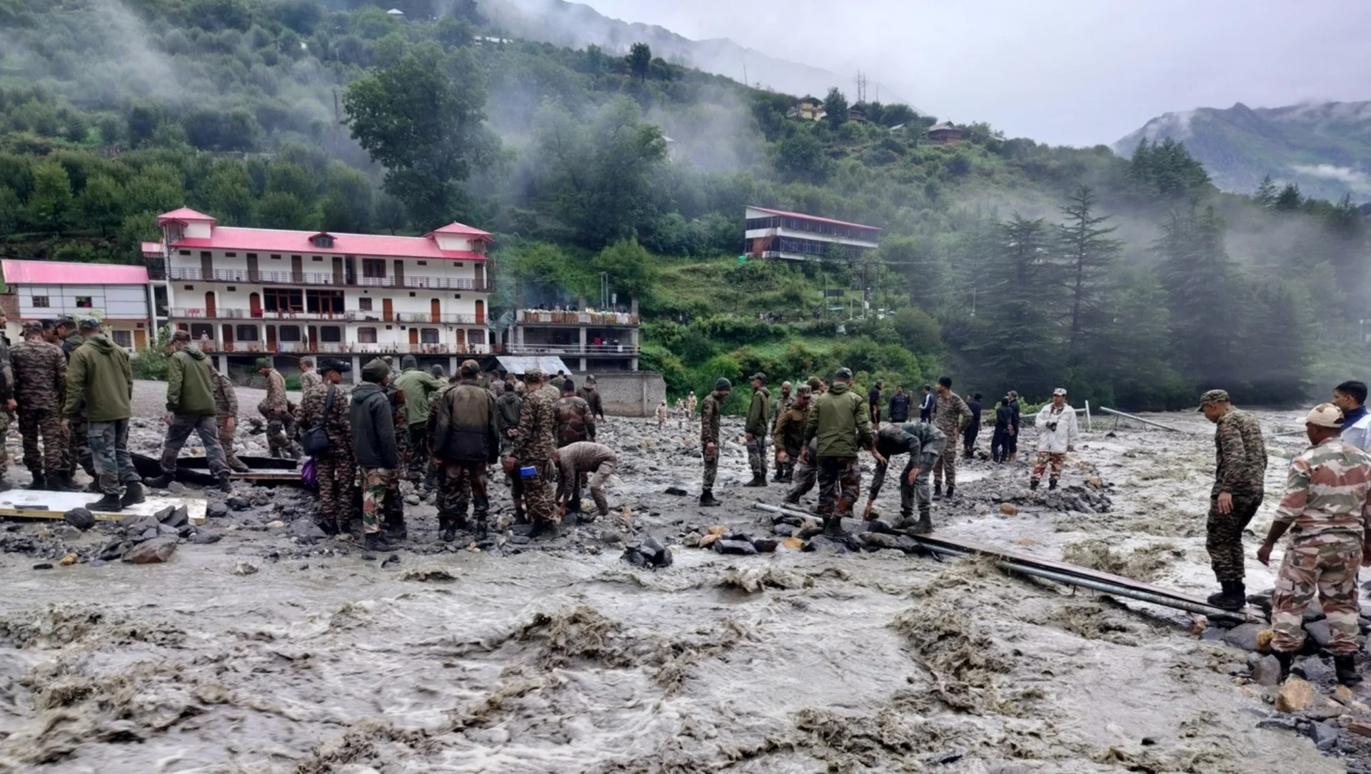 Uttarkashi Cloudburst: उत्तरकाशी में बादल फटने के बाद लापता हुए 28 केरल पर्यटक, सेना के 11 जवानों से भी संपर्क टूटा