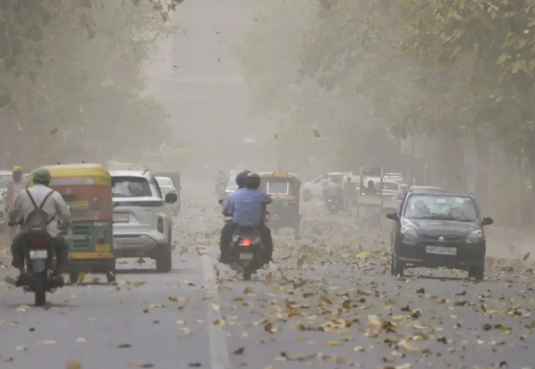 Delhi Weather Update: दिल्ली वालों को गर्मी से बड़ी राहत! अगले 5 दिन बारिश-आंधी तय, लेकिन बिजली की मांग ने तोड़ा रिकॉर्ड