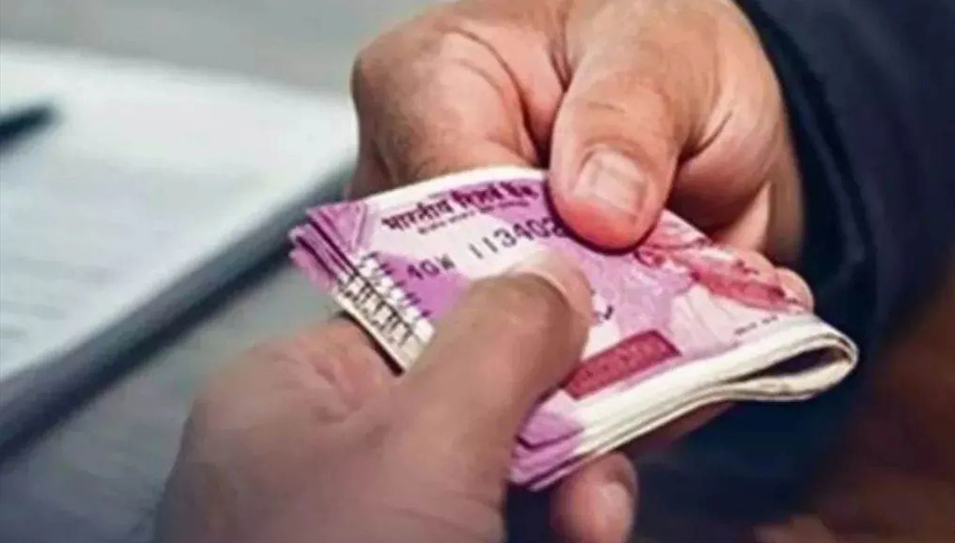 Bihar Zone Office Bribery Scandal: 3 लाख की रिश्वत, 2 अफसर सस्पेंड! सासाराम-जयनगर के अंचल कार्यालयों में भ्रष्टाचार का बड़ा खुलासा