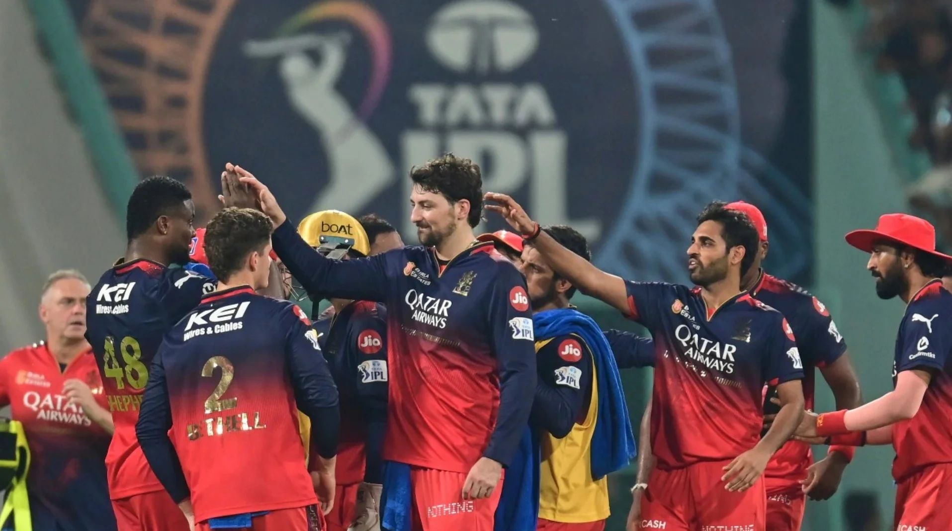 IPL 2025 Highlights: RCB ने 229 रन का पहाड़ जैसा लक्ष्य चेस कर मचाया धमाल, पंत का शतक पड़ा फीका, जितेश शर्मा बने हीरो!