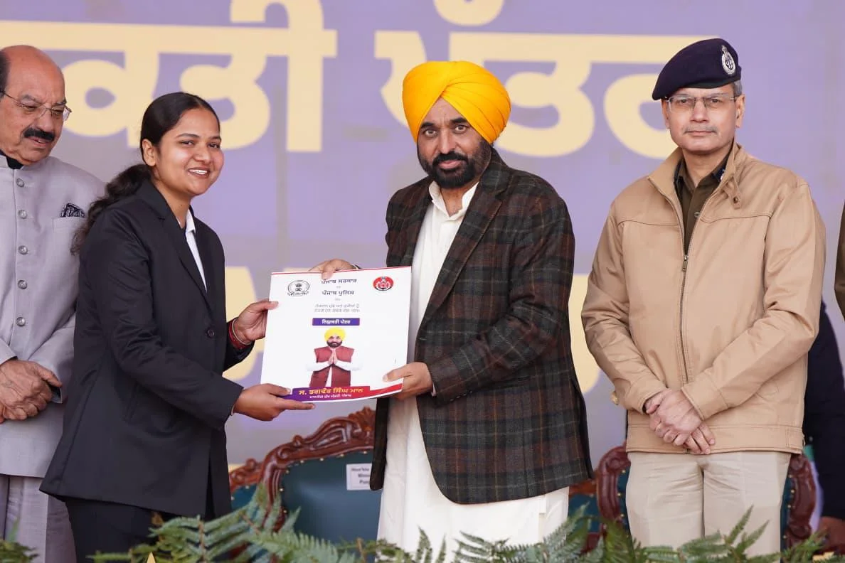 भगवंत मान सरकार का रिकॉर्ड: 16 मार्च 2022 से रोज़ औसतन 45 युवाओं को मिली सरकारी नौकरी, 1,746 कांस्टेबलों को नियुक्ति पत्र