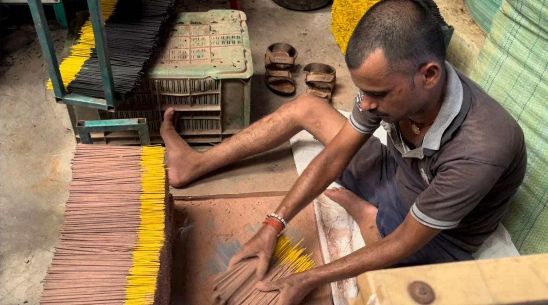 Agarbatti Banane Ka Business: अगरबत्ती बनाने का बिजनेस, कम लागत में शुरू करें, हर महीने कमाएं ₹35,000