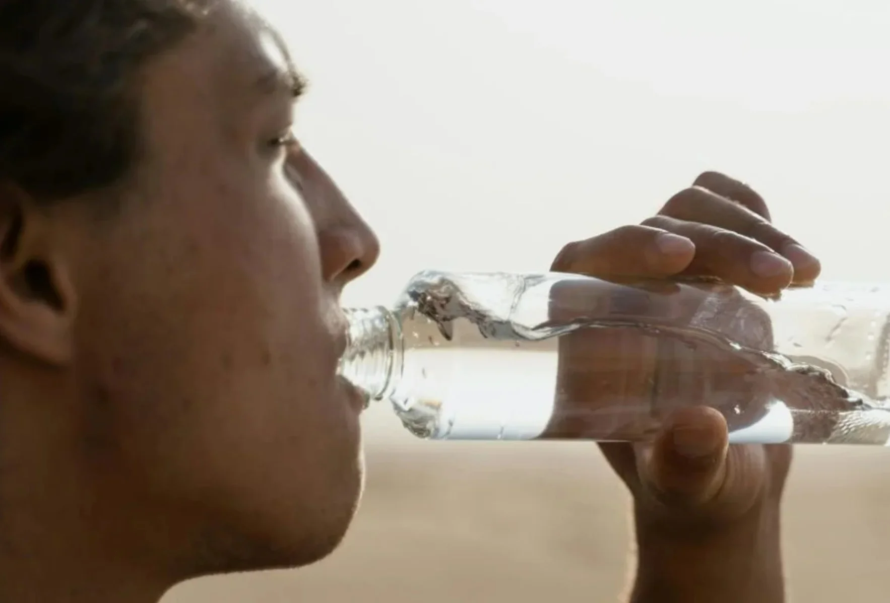 Morning Hydration: दादी की ये सलाह अब वैज्ञानिक भी मानते हैं सही – दिमाग तेज़ चाहिए तो बस ये एक काम करें!