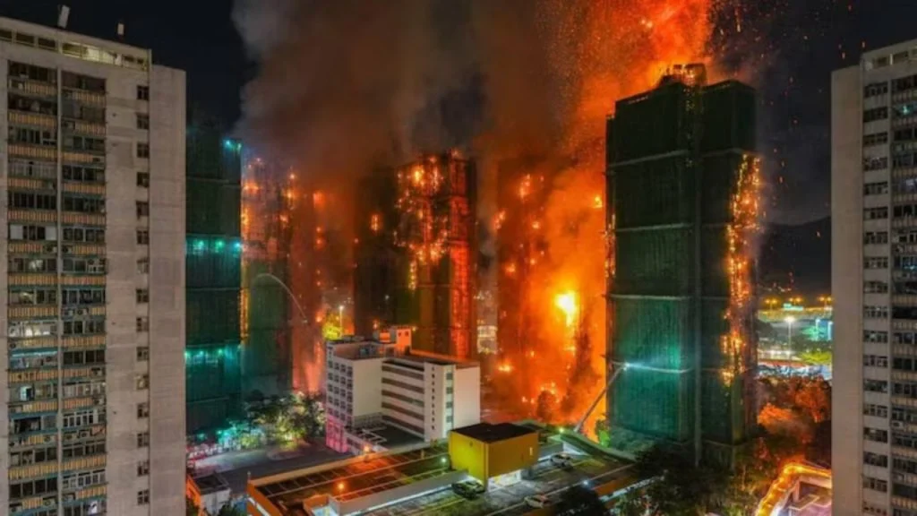 Hong Kong Fire: सात इमारतों में भीषण आग से 94 की मौत, 270 लापता; तीन लोग गिरफ्तार