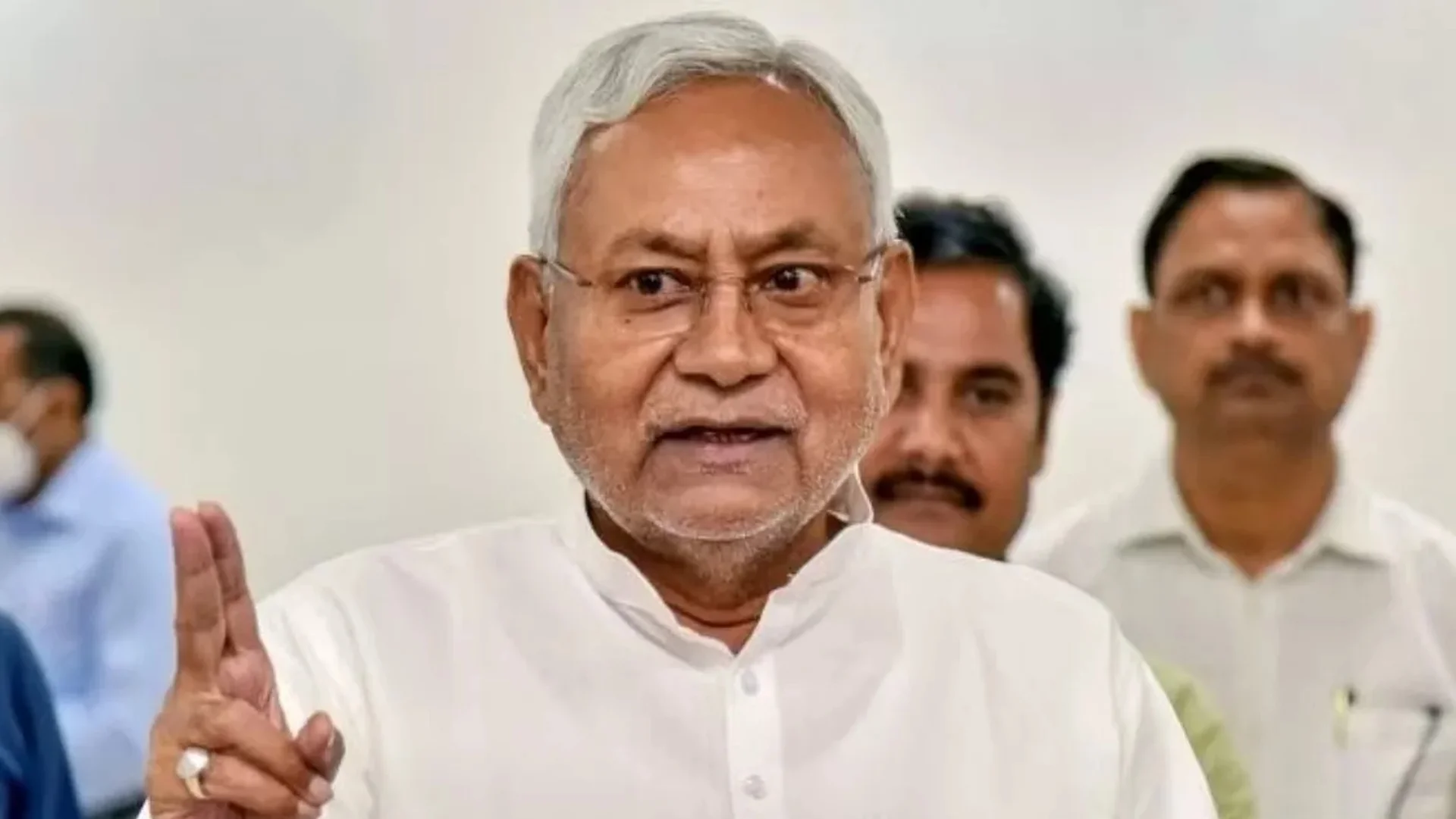 Bihar Government Jobs 2025: बिहार के 315 नए अफसरों को मिला नियुक्ति पत्र, CM नीतीश ने किया 200 करोड़ की योजनाओं का लोकार्पण और खरीफ अभियान का धमाकेदार आगाज़!
