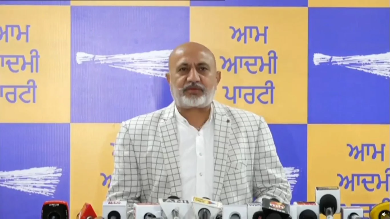 भट्टल के बयान पर कांग्रेस की चुप्पी सवालों के घेरे में, आप ने उठाए गंभीर मुद्दे