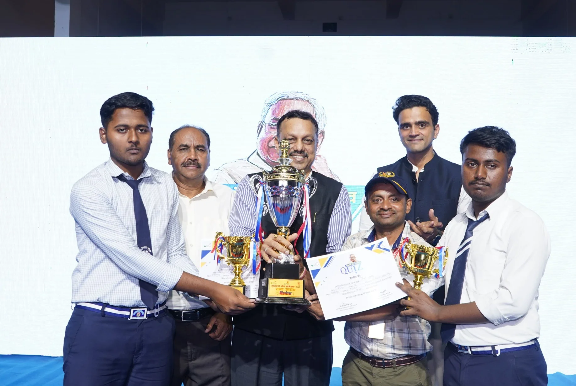 Bihar Sports Quiz Competition: बिहार बना देश का पहला राज्य जिसने कराया स्कूली बच्चों के लिए खेल ज्ञानोत्सव! 1 लाख से ज्यादा रजिस्ट्रेशन, जानें किसने मारी बाज़ी?