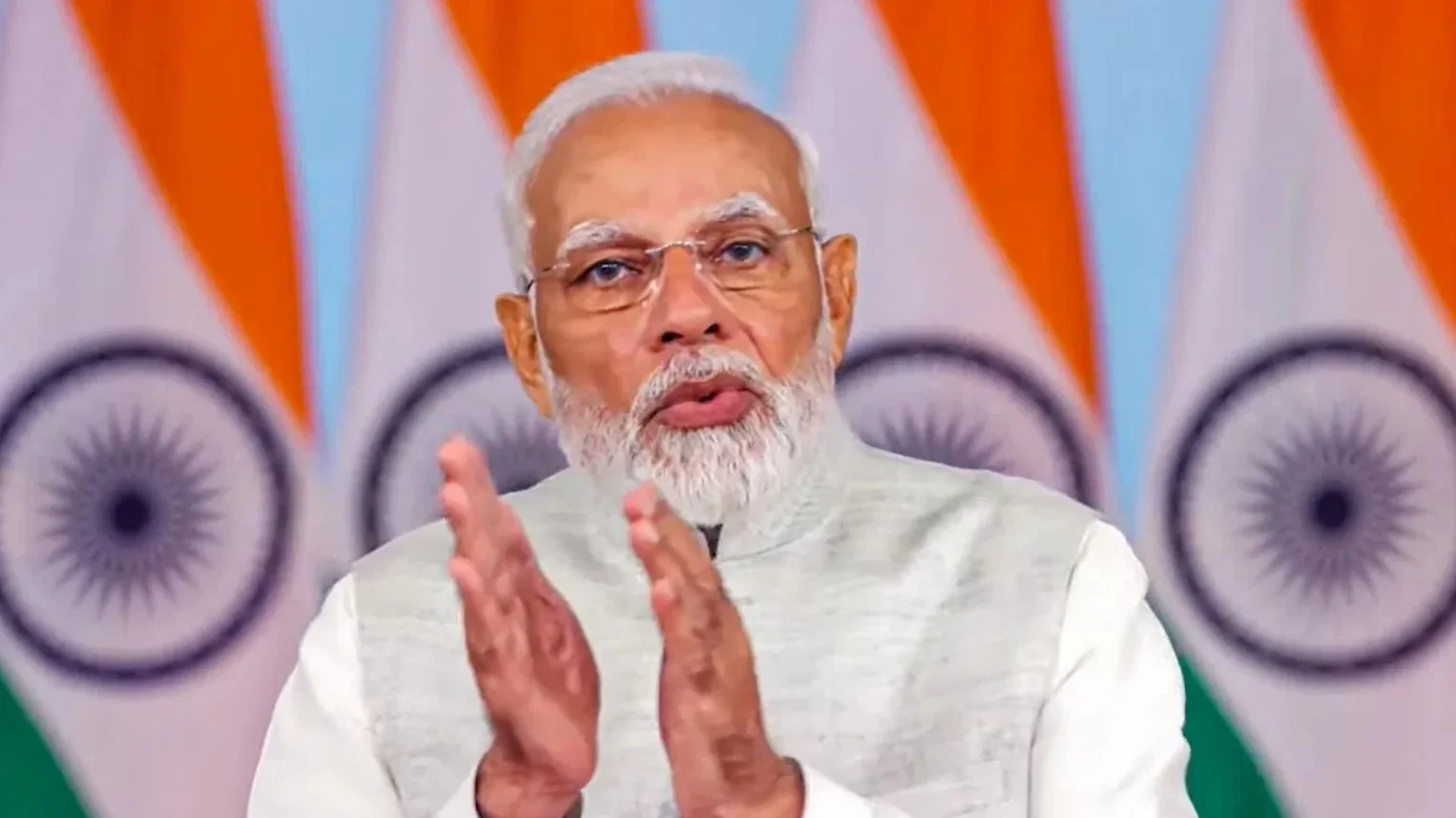 मन की बात आगे, आकाशवाणी पीछे ! सरकारी रेडियो की हालत खस्ता हुई !